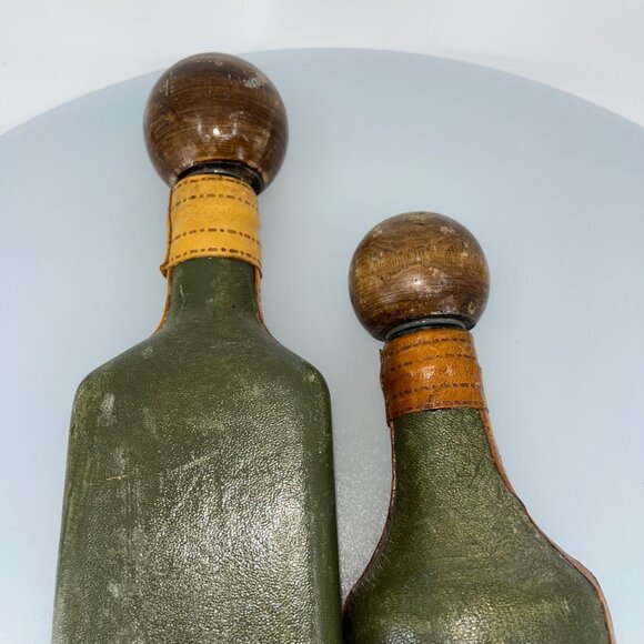 (2) VTG Fausto Corduri Italian Leather Wrapped Decanters with Wood Stopper - Picture 4 of 14